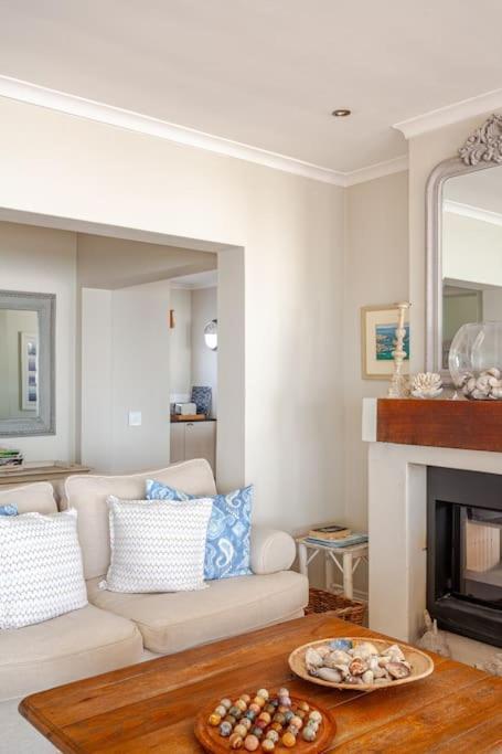 La Petite Baleine Oceanfront Luxury Villa De Kelders Buitenkant foto