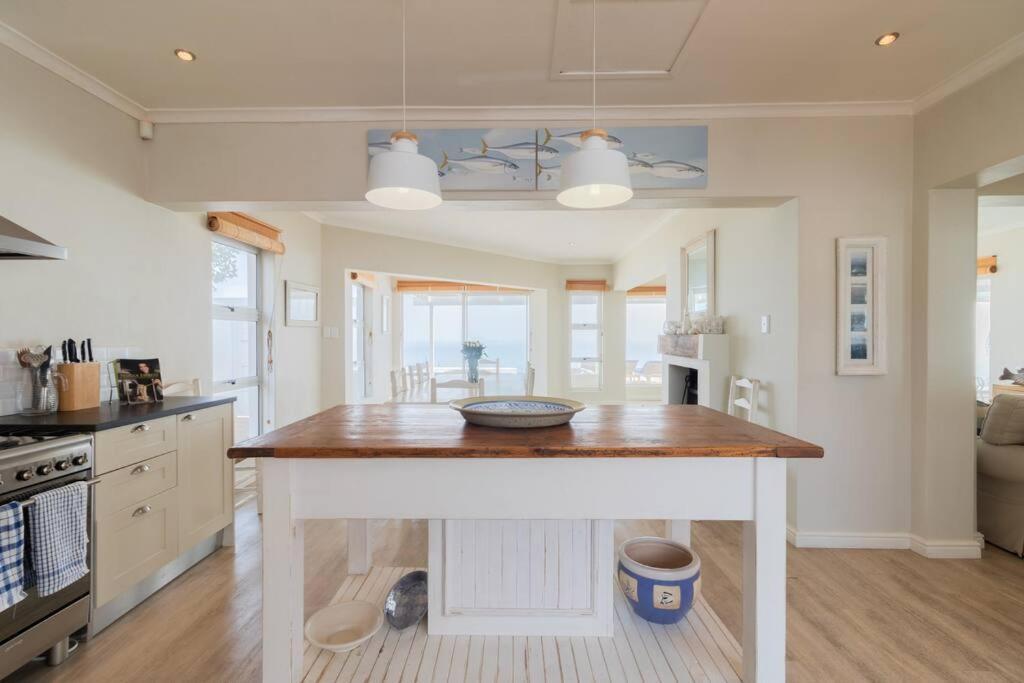 La Petite Baleine Oceanfront Luxury Villa De Kelders Buitenkant foto