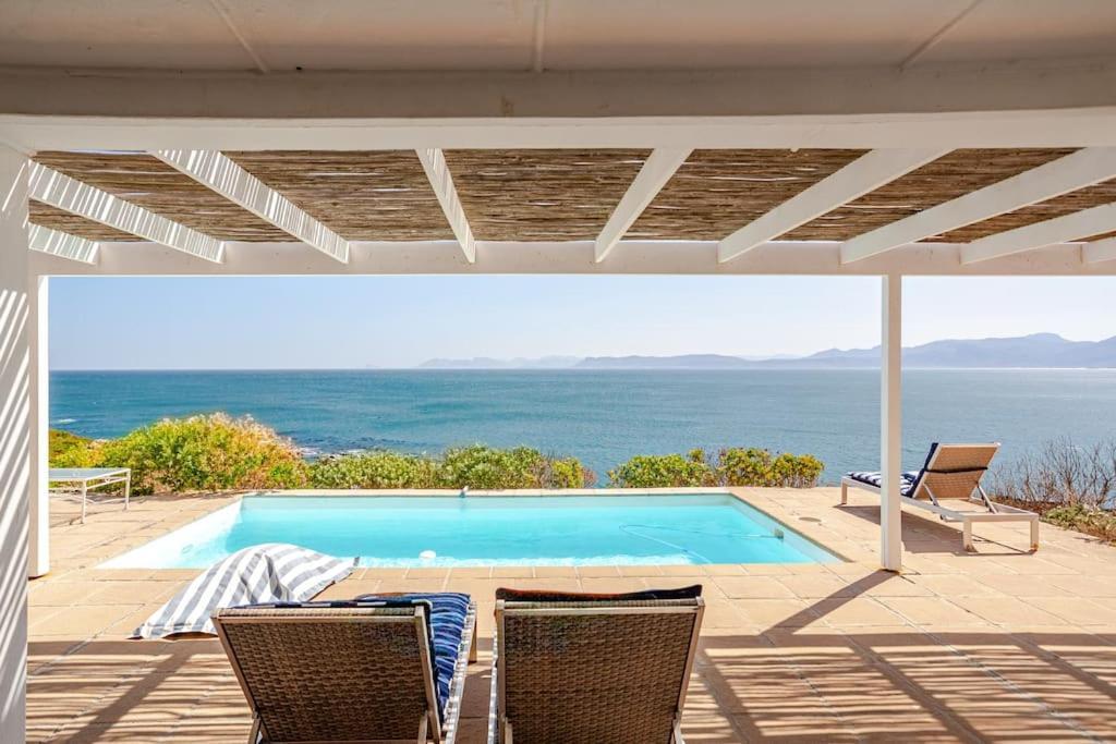 La Petite Baleine Oceanfront Luxury Villa De Kelders Buitenkant foto