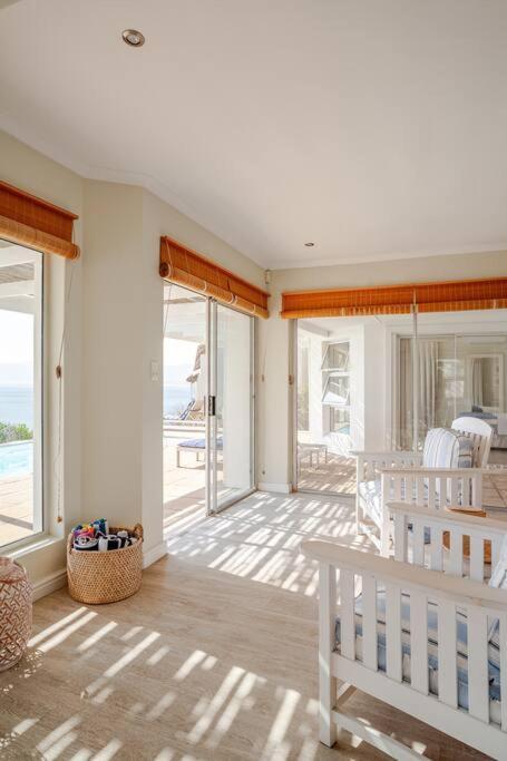 La Petite Baleine Oceanfront Luxury Villa De Kelders Buitenkant foto