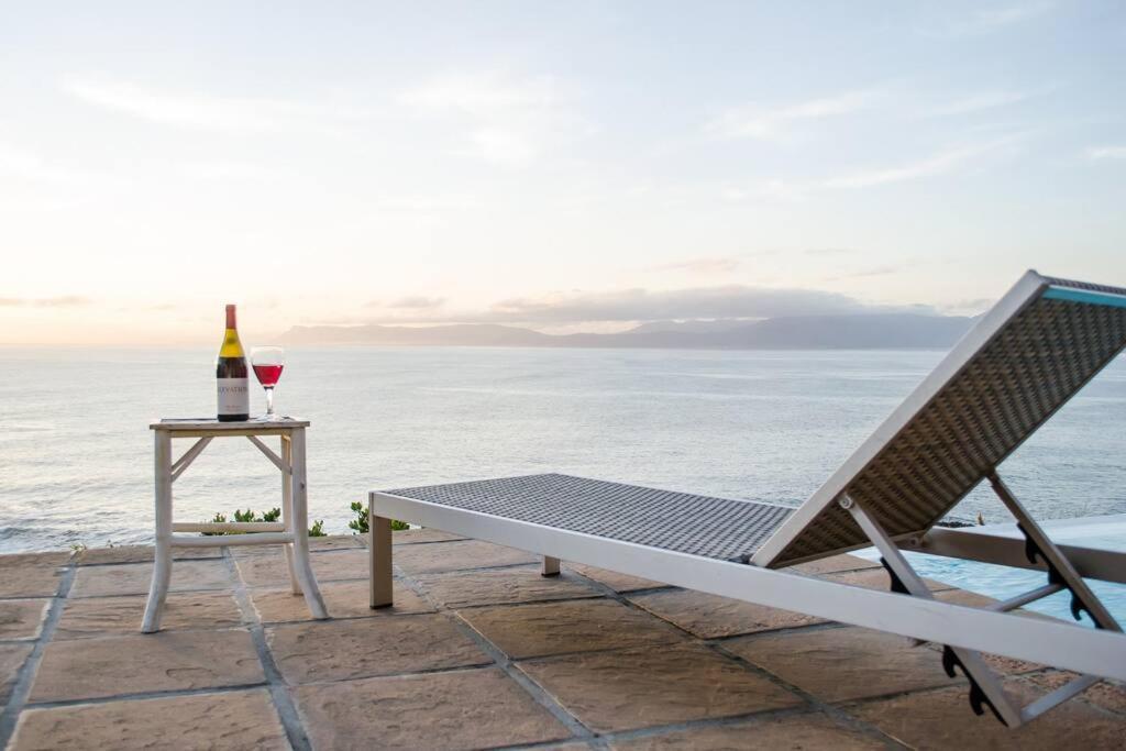 La Petite Baleine Oceanfront Luxury Villa De Kelders Buitenkant foto