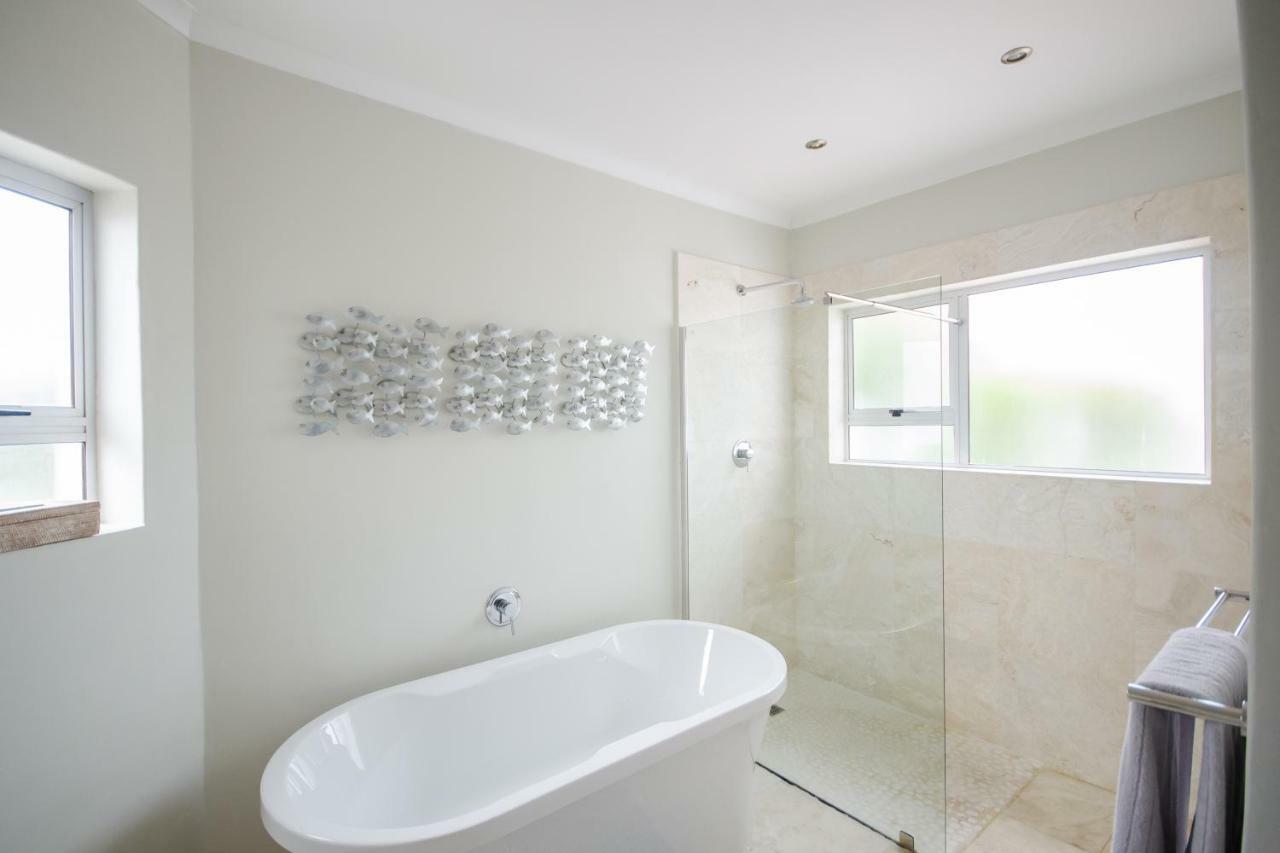 La Petite Baleine Oceanfront Luxury Villa De Kelders Buitenkant foto